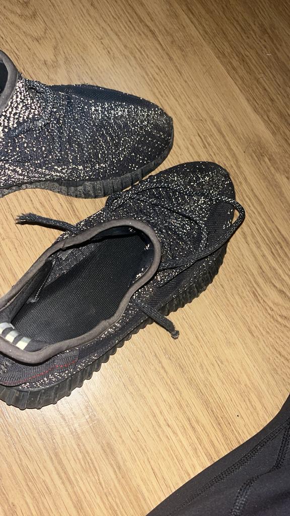 Yeezys, Kleding | Heren, Grote Maten, Ophalen of Verzenden, Gedragen, Zwart, Overige typen