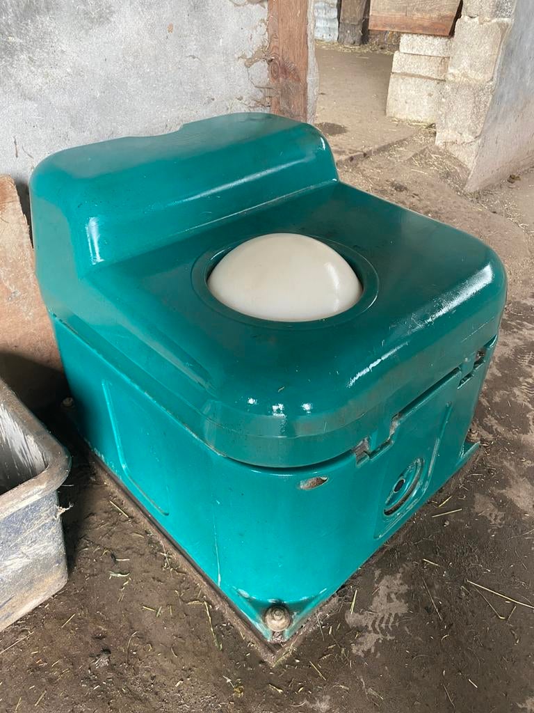 À vendre ! Grand abreuvoir flottant SUEVIA mod 630, Animaux & Accessoires, Enlèvement, Utilisé