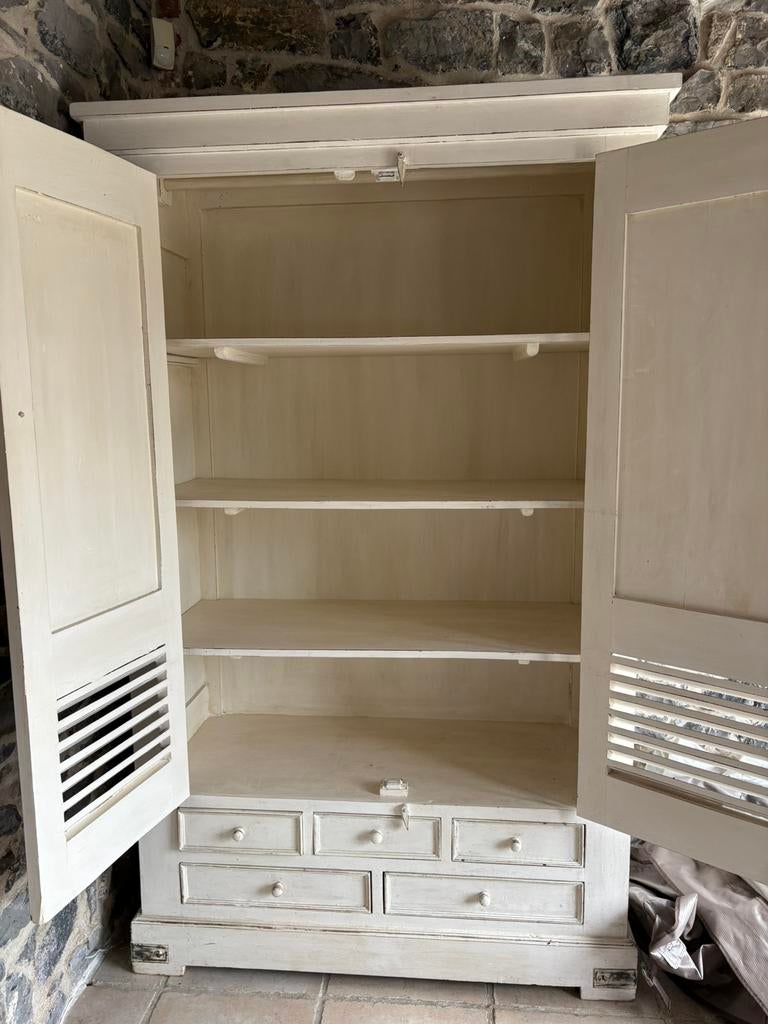 Armoire ancienne en bois, Enlèvement