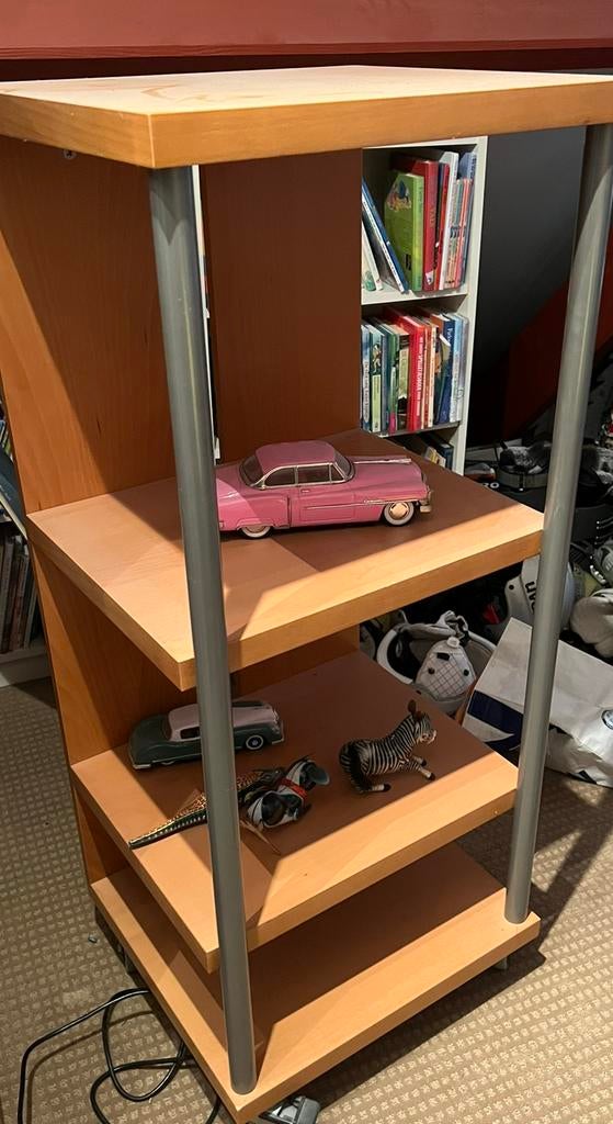 Kastje op wielen . Vier planken, Ophalen, Gebruikt