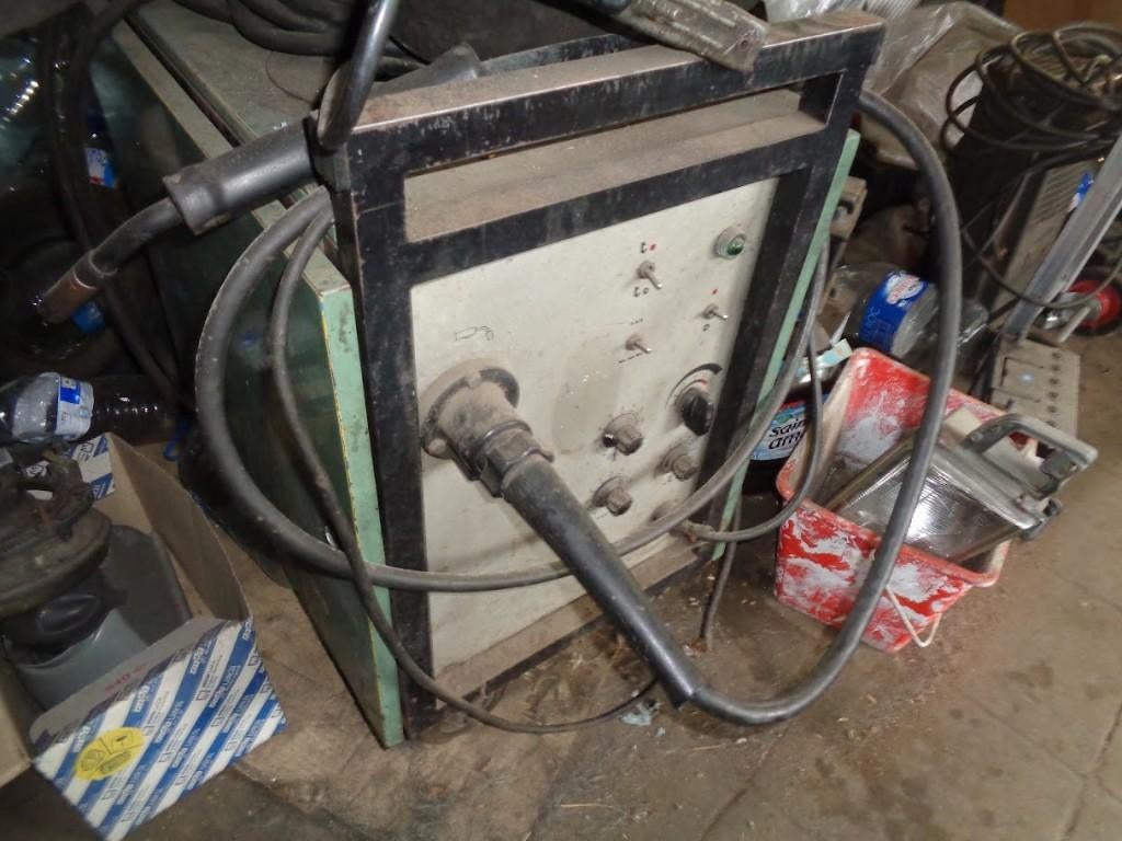 Poste à souder semi-automatique, Bricolage & Construction, Outillage | Soudeuses, Enlèvement, Utilisé