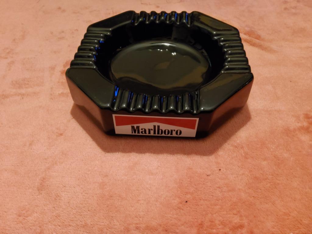 Marlboro cendrier octogonale. Largeur 21 cms. Parfait état., Collections, Enlèvement ou Envoi, Comme neuf