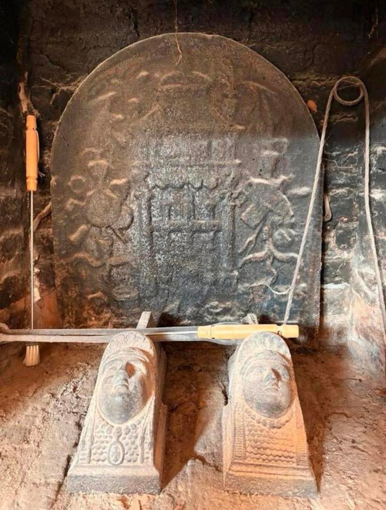 Plaque de cheminee en fonte massive, Huis en Inrichting, Haarden, Gebruikt, Ophalen