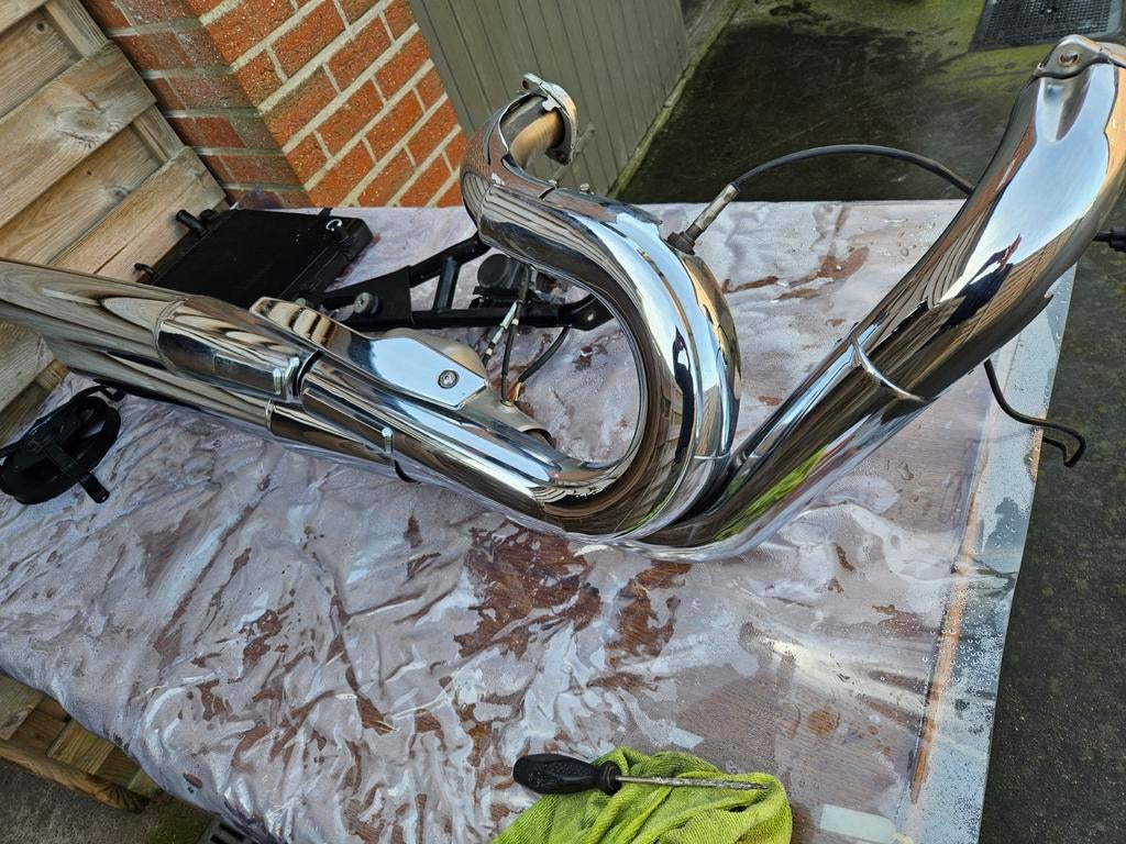 Échappement d'origine Intruder M1800 2006-2012, Enlèvement