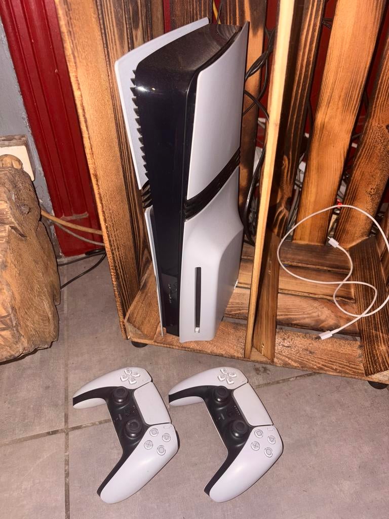 PlayStation 5 Pro + Lecteur de disque + 2 manettes, Enlèvement ou Envoi, Comme neuf, Playstation 5