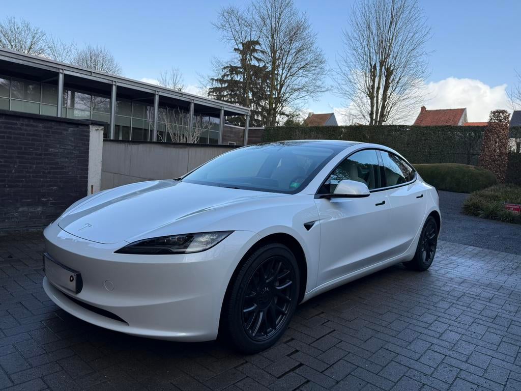 Tesla Model 3 Highland LR AWD — €28.843 | of €749/m lease, Auto's, Automaat, Parkeersensor, Euro 6, Wit