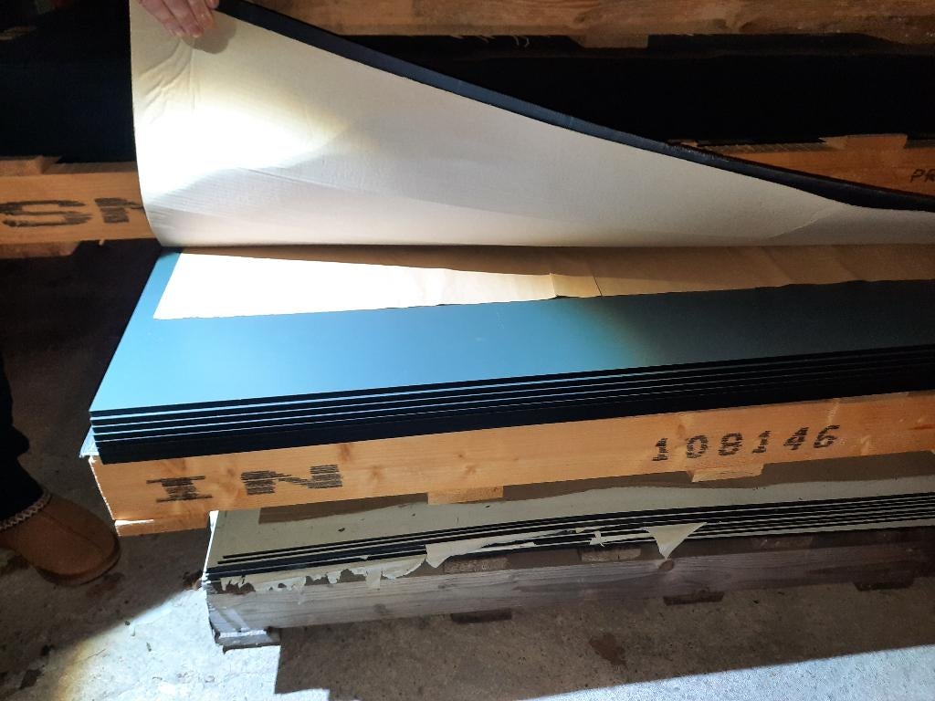 Nouveau Trespa Anthracite au prix avantageux de 265€, Bricolage & Construction, Volets, Neuf, Enlèvement ou Envoi