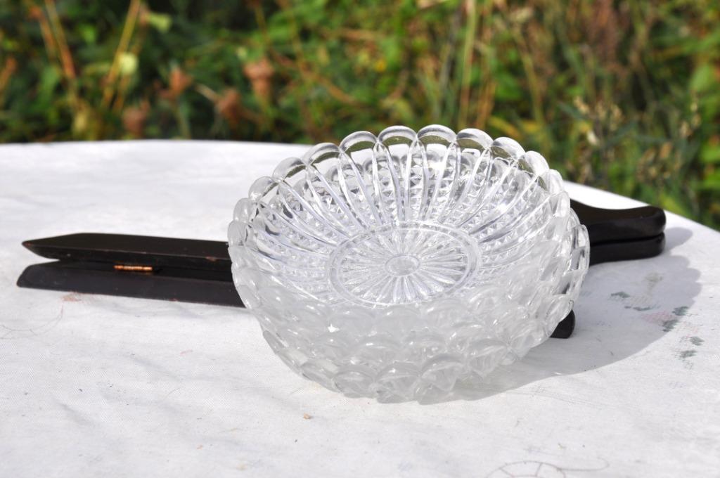 3 raviers rond et plat en verre moulé, Enlèvement ou Envoi, Comme neuf, Verre