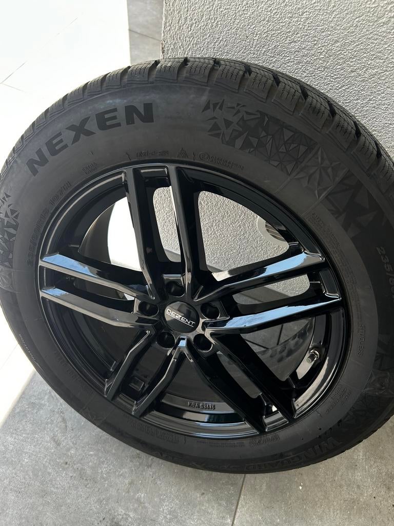 A vendre 4 pneus hiver Nexen + 4 jantes Dezent, Autos : Pièces & Accessoires, Pneus et Jantes, Pneus hiver, 18 pouces, Enlèvement