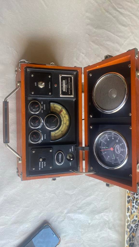 Wekker met radio, Ophalen, Zo goed als nieuw, Radio