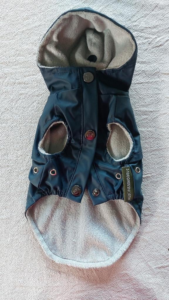 Regenjasje 51 Degrees North / maat 24, Animaux & Accessoires, Enlèvement ou Envoi, Comme neuf, Imperméable pour chien