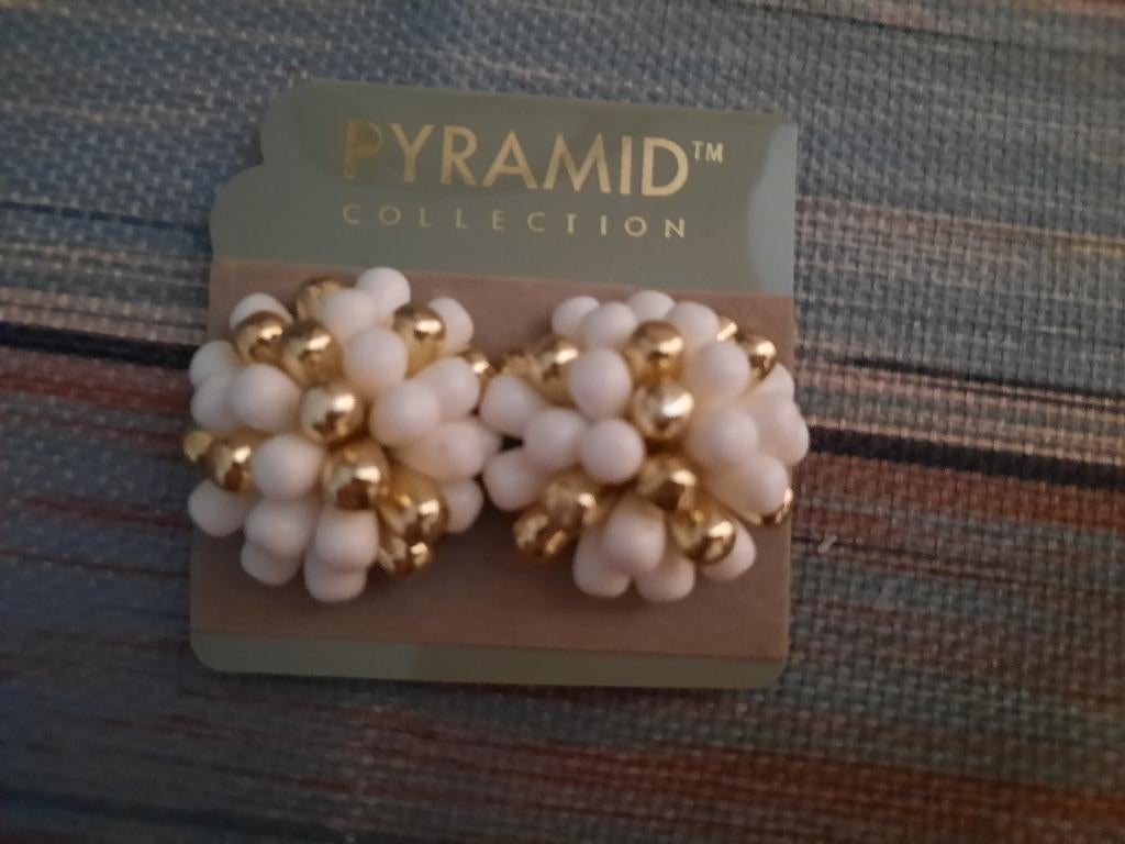 Vintage oorbellen, Handtassen en Accessoires, Oorbellen, Ophalen of Verzenden, Nieuw, Wit, Goud