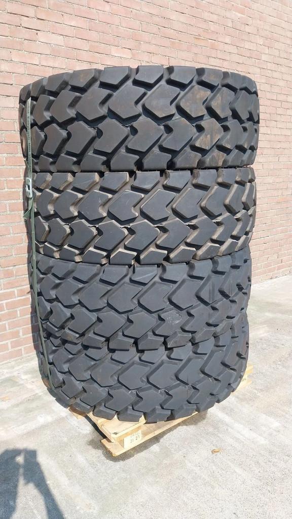 Goodyear titan 20.5R25 tires / Made in US / Unused / 24x