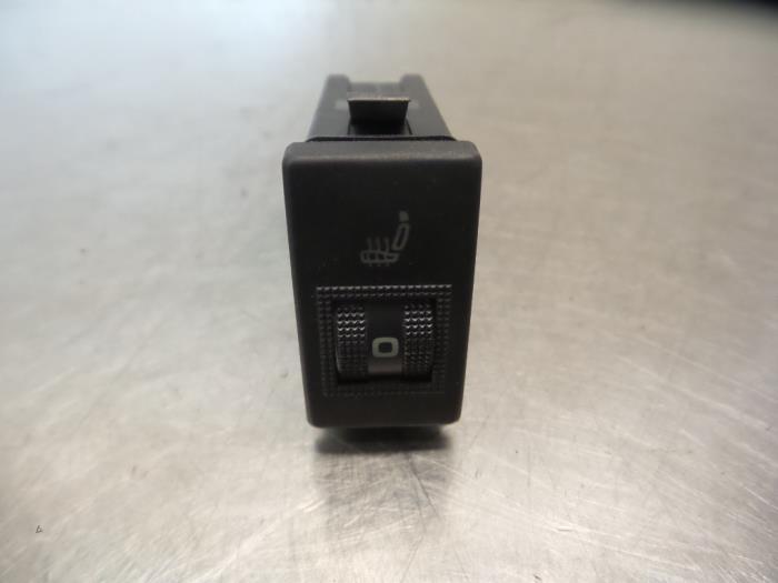Commutateur chauffage siège d'un Audi A8 (A8 94-), -, Audi, Utilisé, -