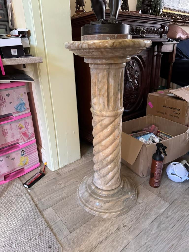 Marmeren zuil, Enlèvement, Utilisé