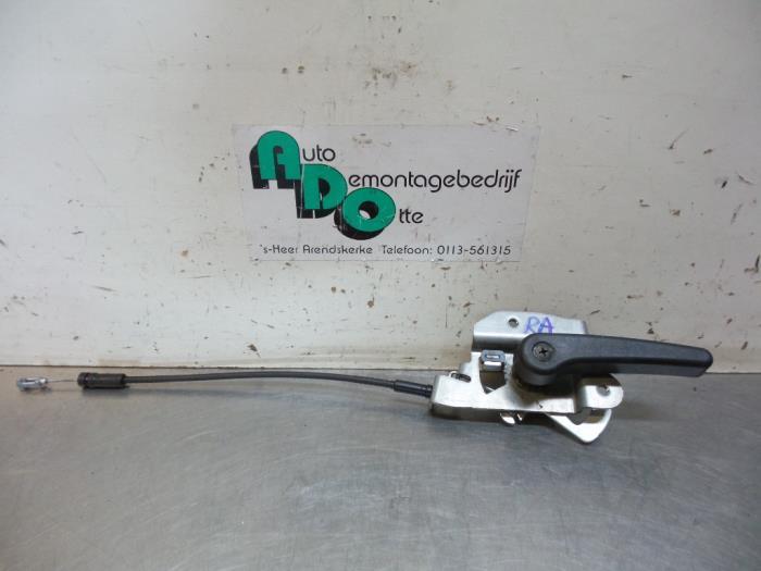 Poignée portière arrière camionnette d'un Nissan NV200, -, Utilisé, -, Nissan