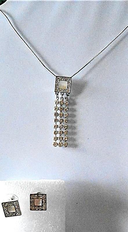 AVON :la parure " Sandra" : collier + boucles, Bijoux, Sacs & Beauté, Enlèvement ou Envoi, Neuf, Argent, Argent