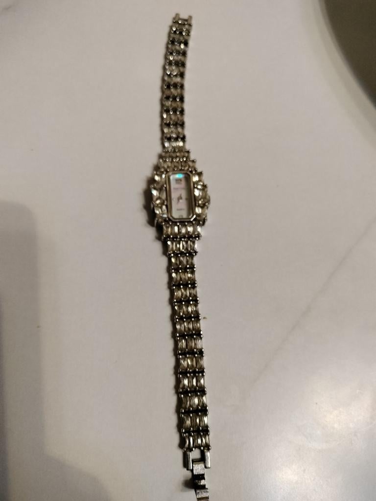 Dameshorloge met parelmoer wijzerplaat, Handtassen en Accessoires, Horloges | Dames, Overige materialen, Gebruikt, Polshorloge