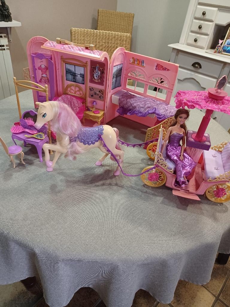 Barbie huis draagbaar, Kinderen en Baby's, Ophalen of Verzenden, Gebruikt, Barbie