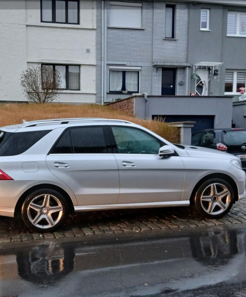 Mercedes ML 250 4 MATIC  AMG, Auto's, Particulier, Te koop, Elektrische stoelverstelling, Euro 6
