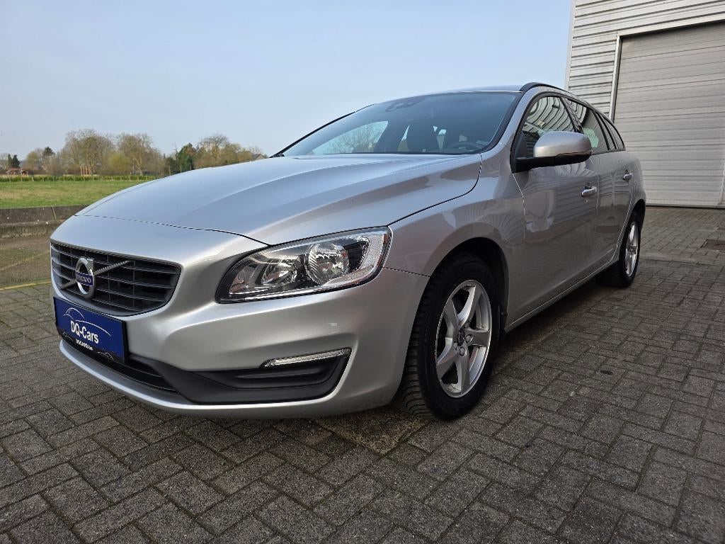 Volvo V60 - 2.0 D - 02/2018, Auto's, Volvo, Voorwielaandrijving, https://public.car-pass.be/vhr/58cb4be0-a1ea-40d1-be97-def657b6575e