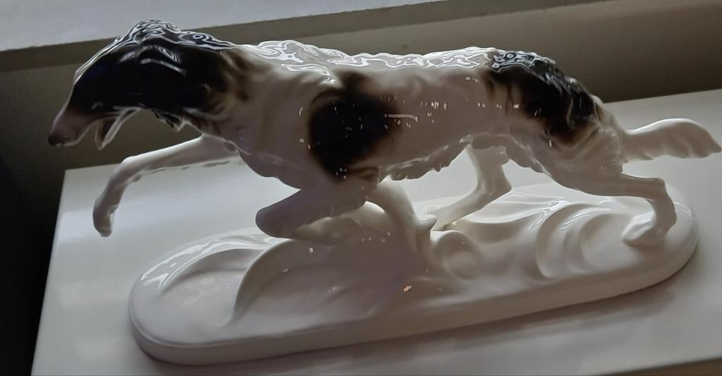 Porselein windhond en paard, Ophalen