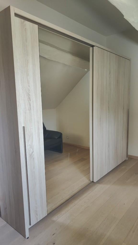 Armoire, portes coulissantes avec miroir, 200 cm ou plus, Avec tablette(s), Comme neuf, Enlèvement