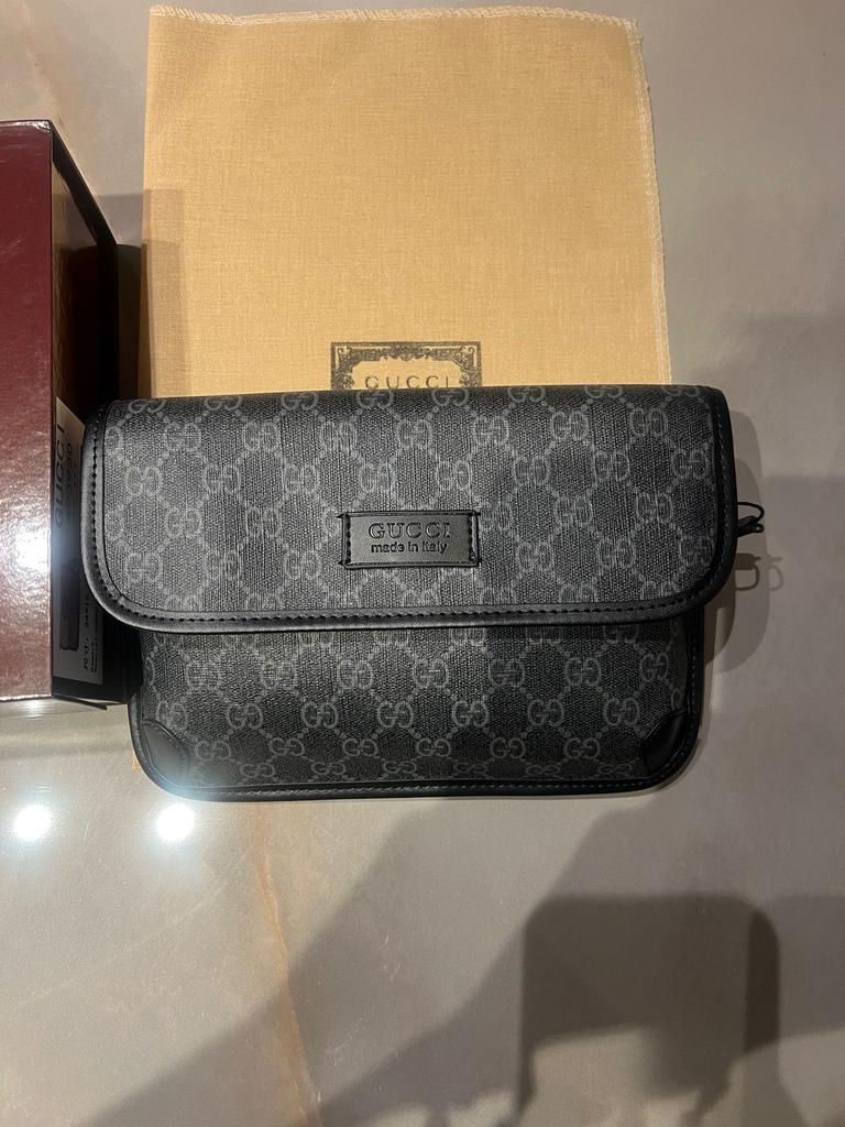 Sacoche banane Gucci noir, Bijoux, Sacs & Beauté, Enlèvement ou Envoi, Comme neuf, Noir