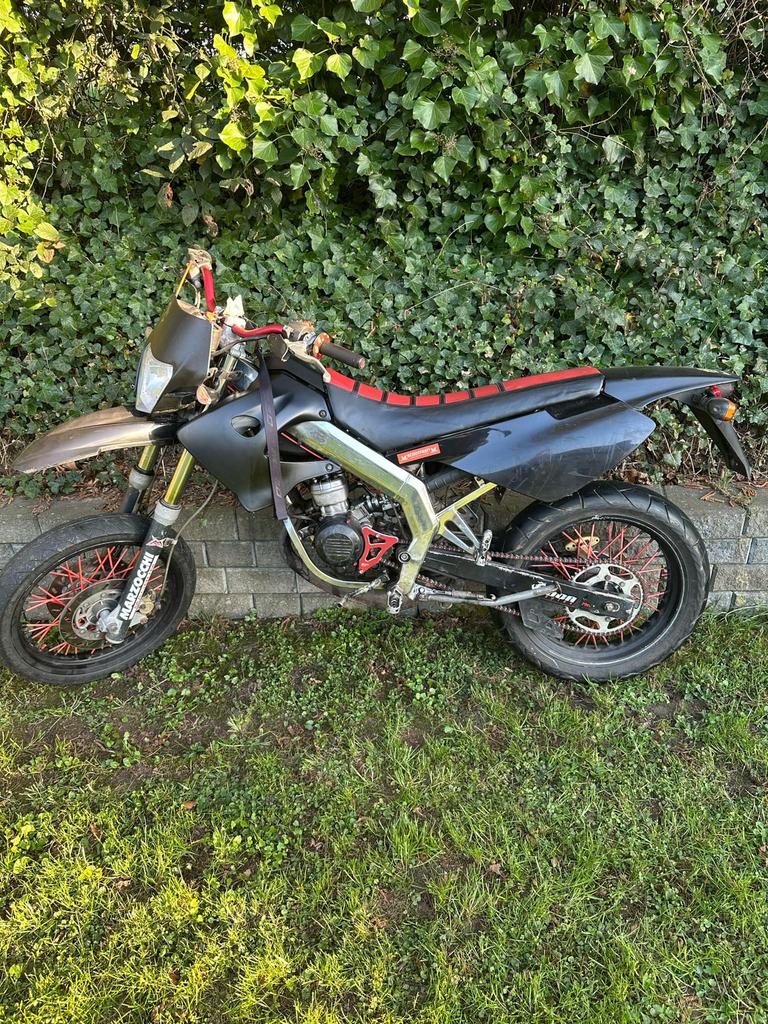 derbi senda edition super motard, Vélos & Vélomoteurs, Cyclomoteurs | Derbi, Enlèvement, Comme neuf