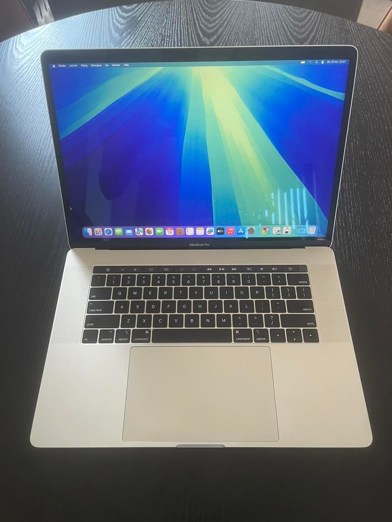 MacBook Pro 15” (2019) i7 16 Go 512 Go Radeon excellent état, Informatique & Logiciels, Apple Macbooks, MacBook Pro, Enlèvement ou Envoi