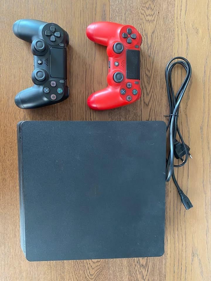 Playstation 4 slim en excellent état - 2 manettes, Comme neuf, Enlèvement, 1 TB, Avec 2 manettes