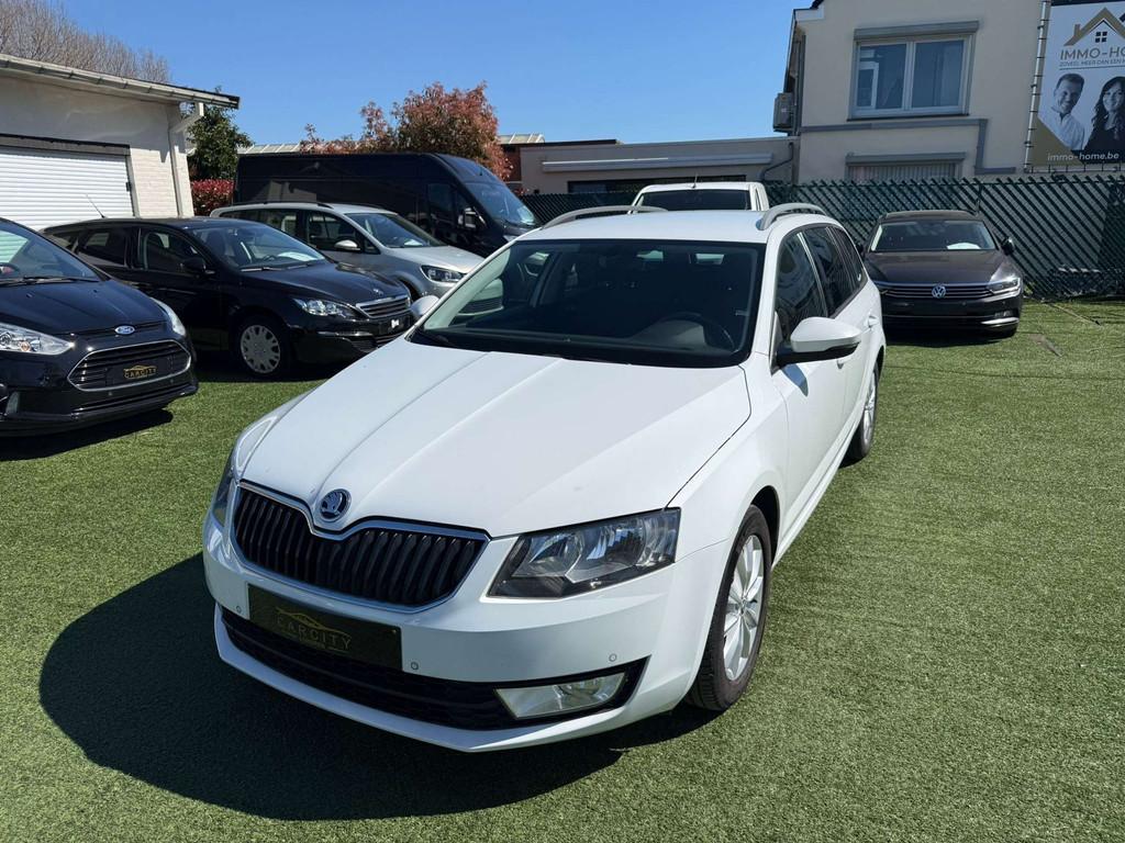 Skoda Octavia SW 1.6 CR TDi Style DSGGPSBLEUTOOTHEURO6, Autos, Skoda, Achat, Euro 6, Entreprise, Noir