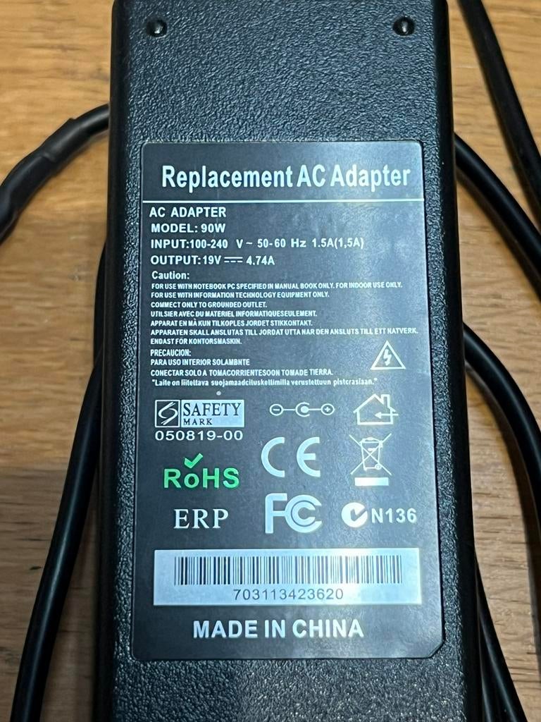 Laptop lader is nagel nieuw, Informatique & Logiciels, Chargeurs d'ordinateur portable, Enlèvement ou Envoi