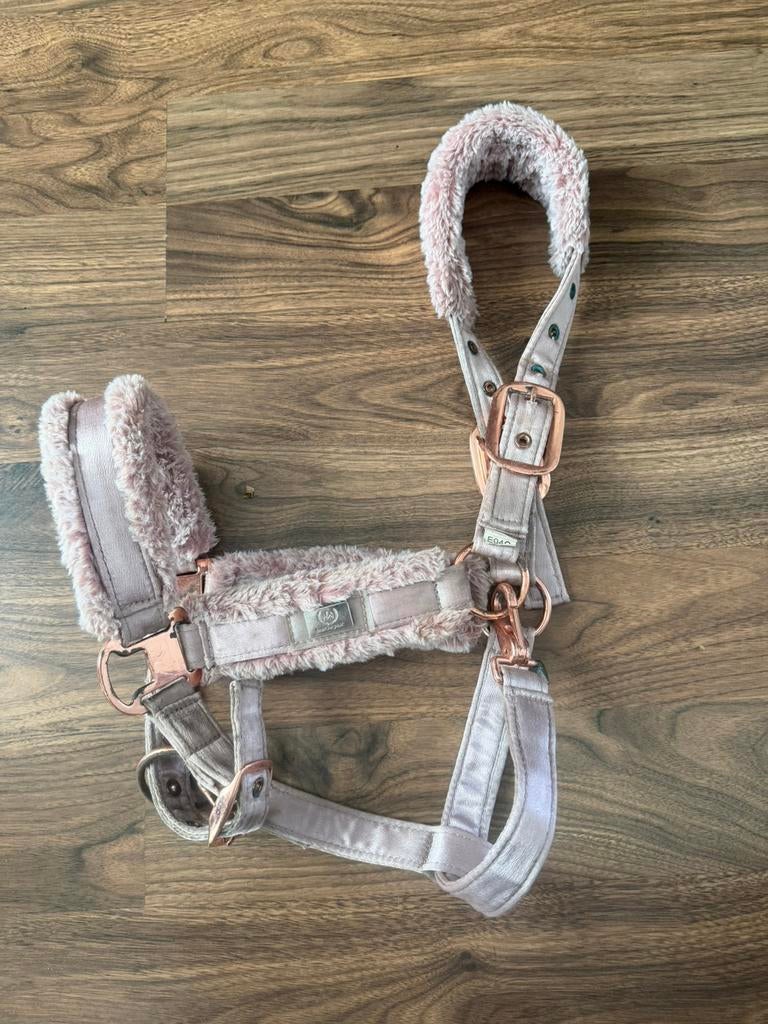 Roze halster met bont, Dieren en Toebehoren, Ophalen of Verzenden