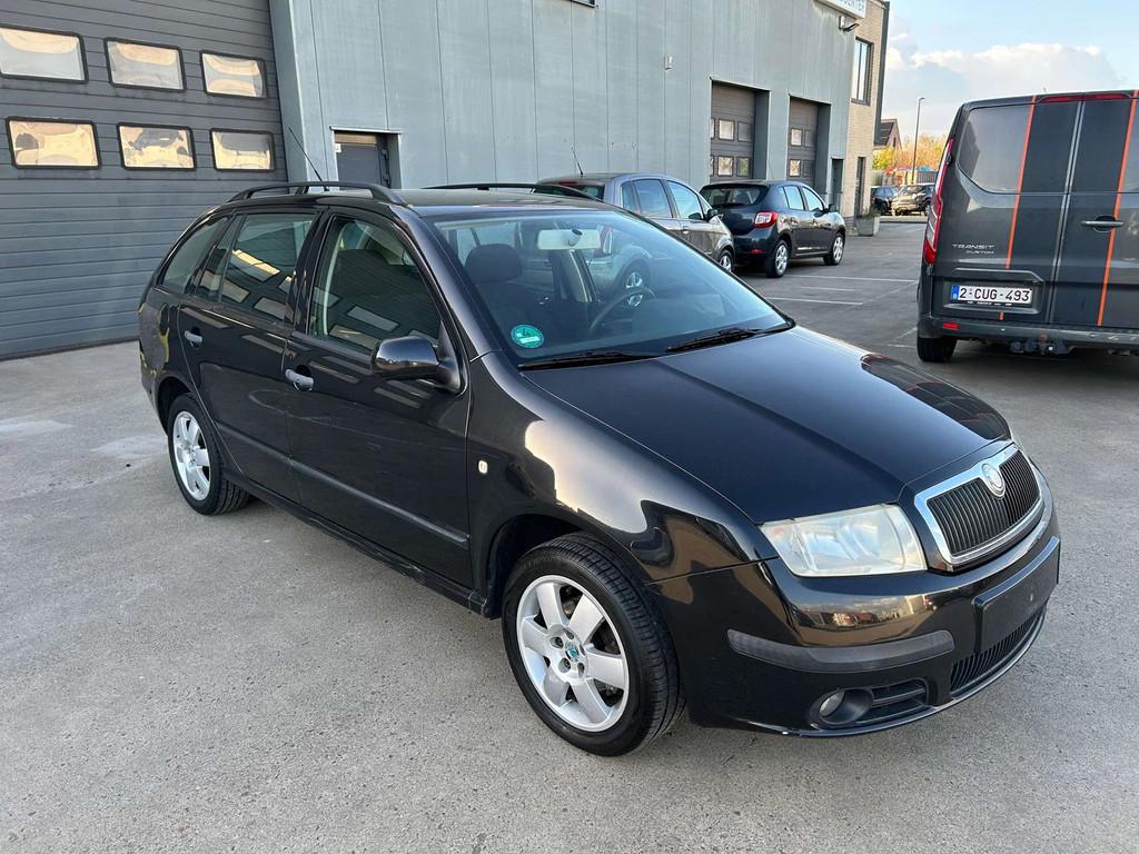 Skoda Fabia 1.4 diesel wagen rijd en start wagen bestemd voo, Auto's, Stof, Gebruikt, 4 cilinders, Zwart
