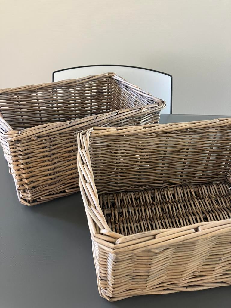 2 Rieten mandjes., Huis en Inrichting, Woonaccessoires | Schalen en Manden, Ophalen of Verzenden, Zo goed als nieuw