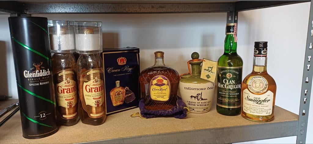 8 vintage flessen whisky, Enlèvement