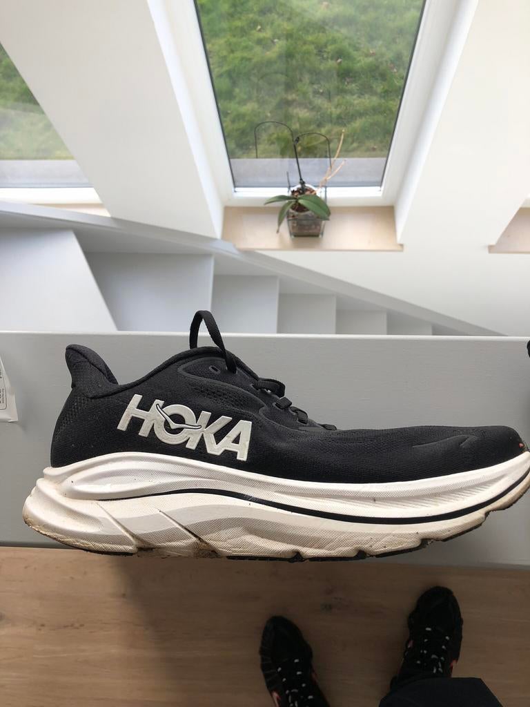 Chaussures Hoka Clifton 10 taille 46 qasi neuves., Enlèvement, Comme neuf, Chaussures