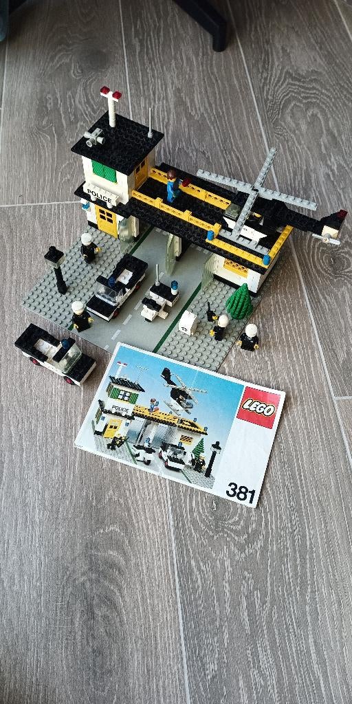 Lego set 381 Police Station, Enlèvement ou Envoi, Utilisé, Ensemble complet, Lego