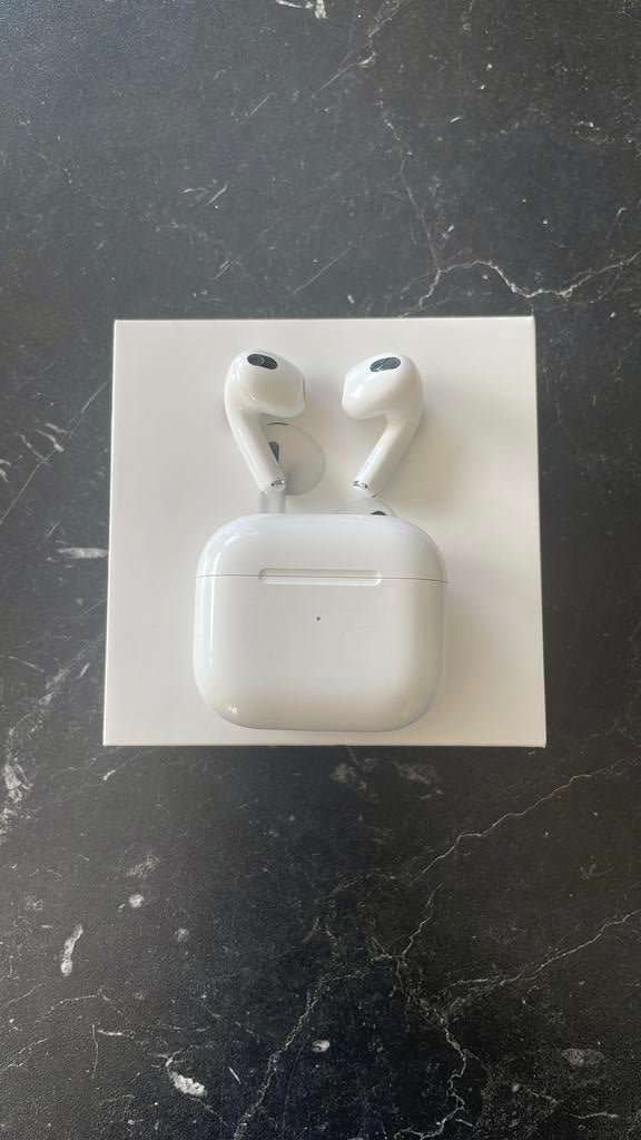 Airpods 3 met Lightning Charging Case, Telecommunicatie, Ophalen, Bluetooth, Zo goed als nieuw, Apple