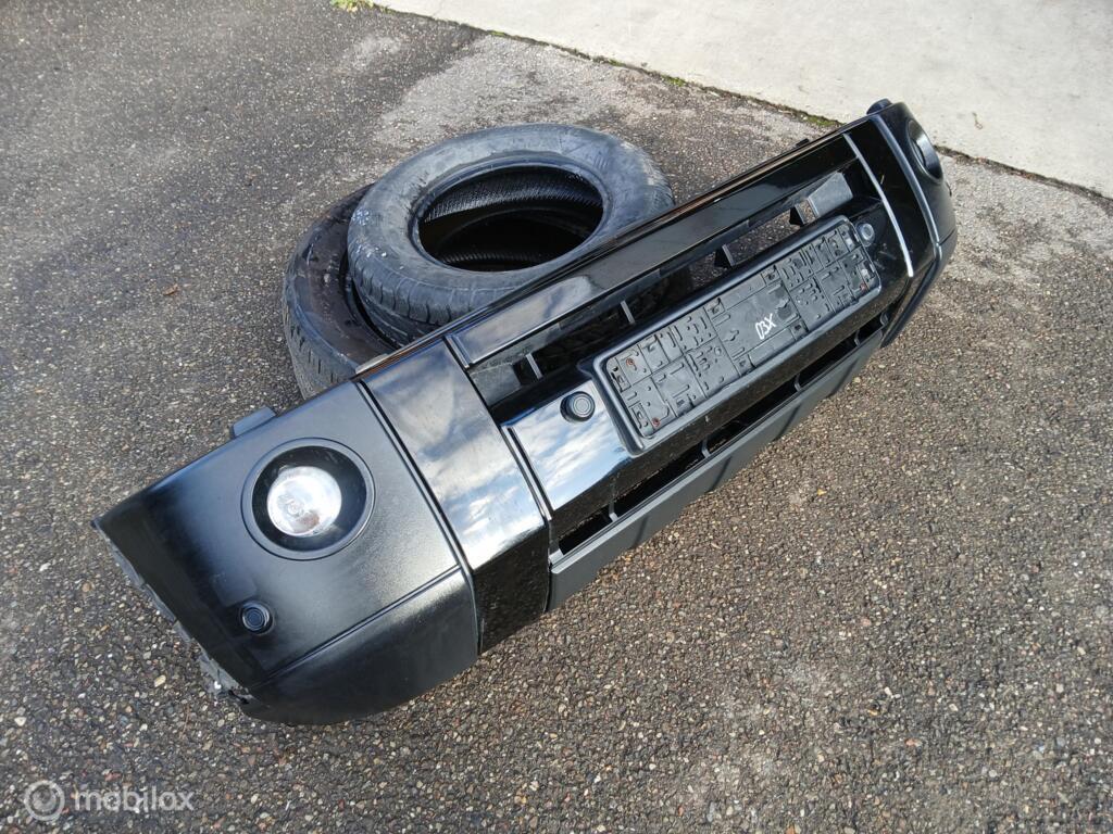 Voorbumper Land Rover Discovery III 3 Voor Bumper Zwart, Land Rover, Voor, Ophalen of Verzenden, Bumper