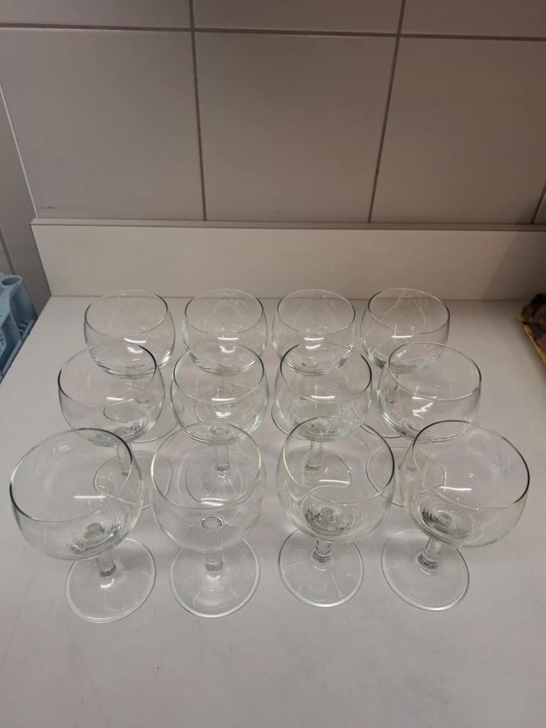 Verres à vin, Collections, Enlèvement