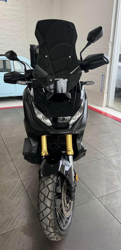 Honda X-ADV AKRAPOVIC 7000KMS GAR 12M (bj 2018), Motoren, Scooter, 745 cc, Bedrijf, Meer dan 35 kW