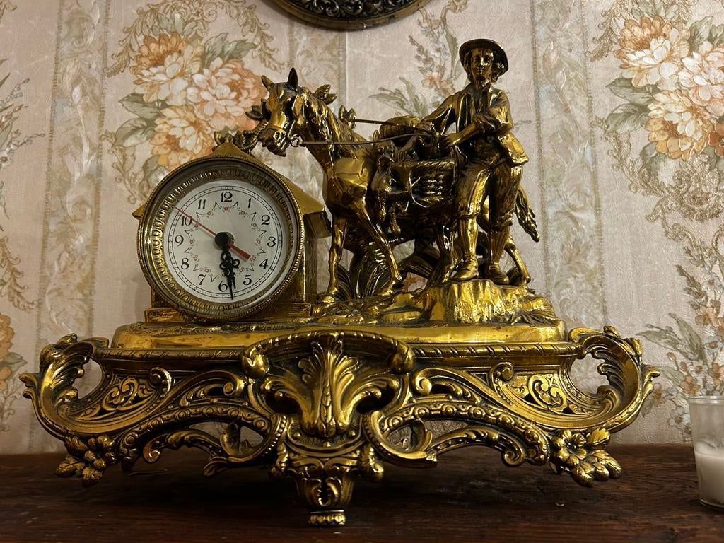 decoratiev tafelklok /pendule–Vintage stijl met paard,ruiter, Antiek en Kunst, Ophalen