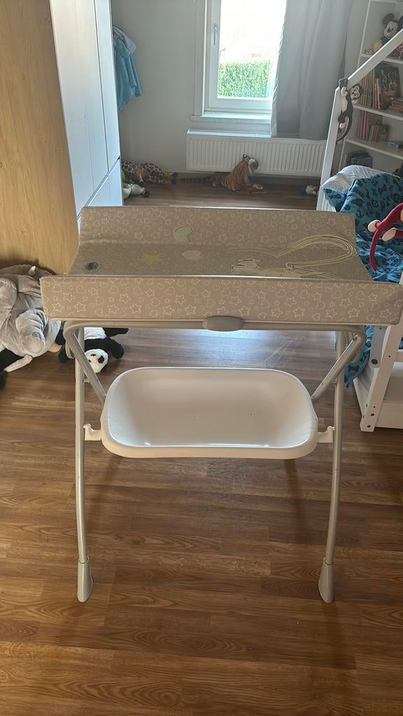 Table a langer, Maison & Meubles, Tables | Coiffeuses, Enlèvement, Comme neuf