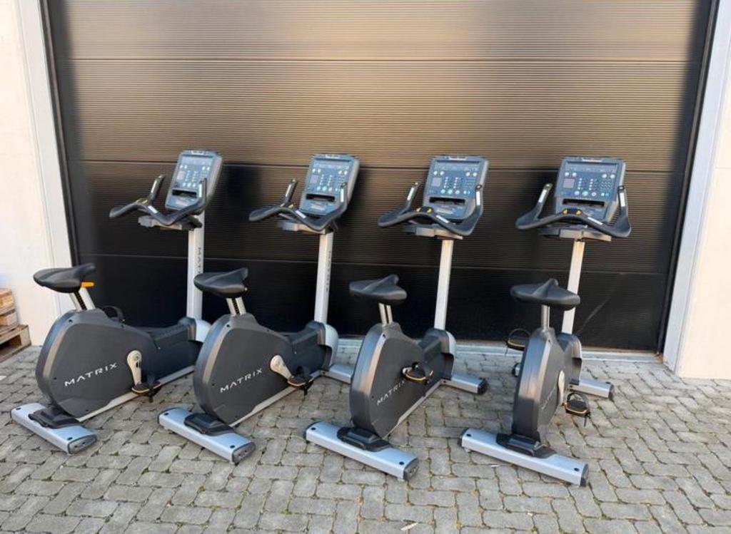 Vélo d'exercice vertical Matrix U5X | Vélo | Vélo, Enlèvement, Comme neuf
