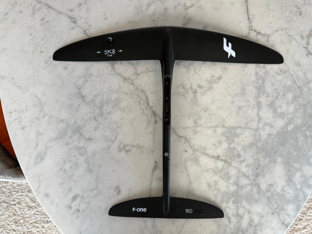 F-One Foil SK8 V1 750 + Stab XXXS 160 Carving | Nieuwstaat, Watersport en Boten, Wingsurfen, Ophalen, Zo goed als nieuw, Wingsurf-hydrofoil