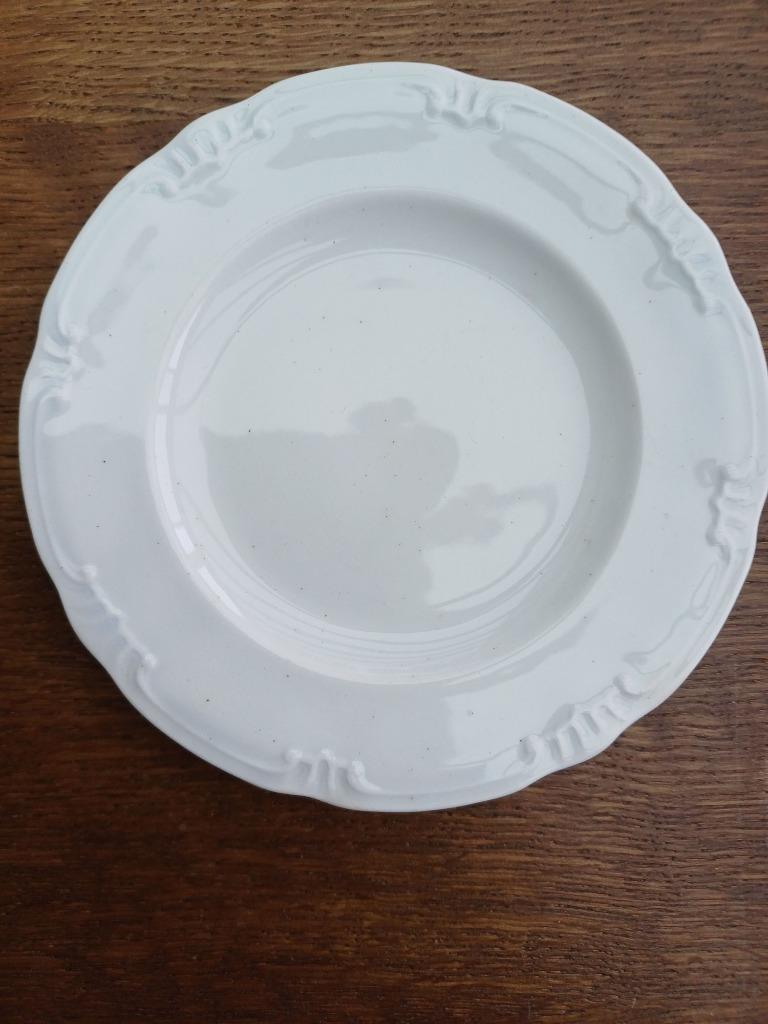 6 petites sous-tasses  en céramique blanche BOCH Frères, Ophalen