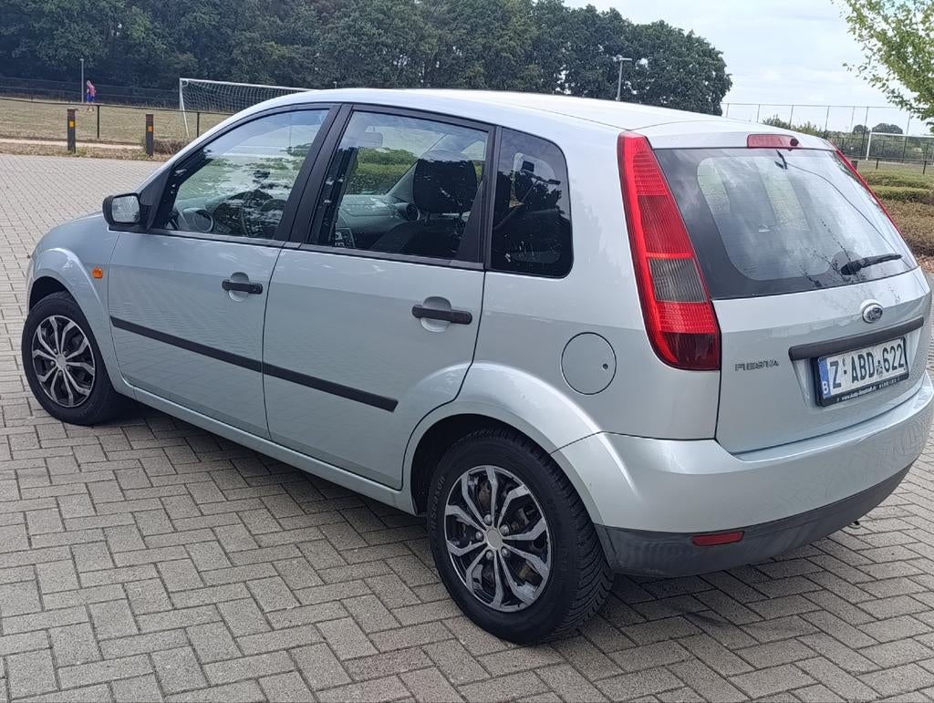 Ford Fiesta/benzine/ all gekeurd ✅/ Airco/ 5 deuren, Auto's, 4 deurs, Electronic Stability Program (ESP), Bedrijf, 59 kW