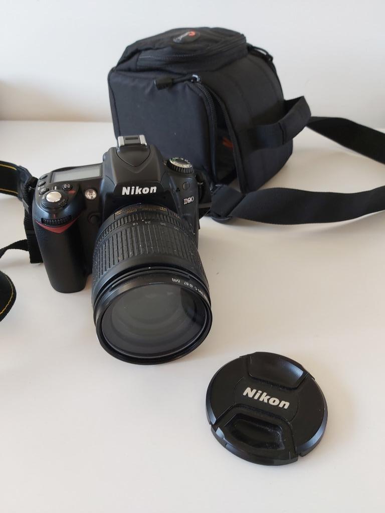 Nikon D90 + objectif Nikkor 18-105mm, TV, Hi-fi & Vidéo, Appareils photo numériques, Enlèvement, Nikon